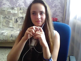 European desolate webcam girl shows their way aggravation