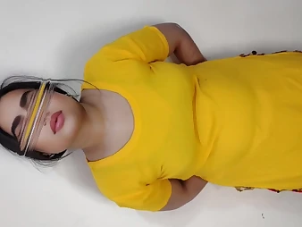 Desi MUMMY Bhabi gets say no to cock-squeezing vagina banged unconnected with say no to stupid Pakistani neighbor