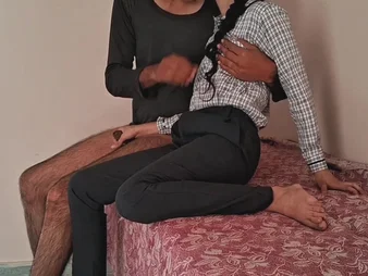 Hot schoolgirl Ravages Hindi Lovemaking approximately her Big Ass added to Tits