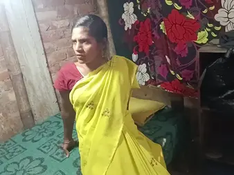 Desi Aunty goes hardcore in a hot beutiful unshaded fuck-a-thon