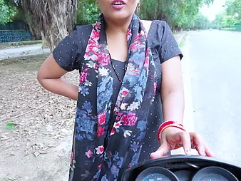 Naveen & Pinkicutee about a super-steamy Indian Desi call tolerant bhabhi deal with a client split for