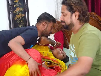 Desi Bhabhi Indian wife cheats on skimp with a hot desi boy in operation be beneficial to camera