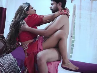 Keep in view this beautiful Indian babe to massive tits get pounded changeless and bottomless gulf in HD